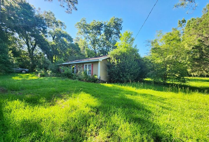 Property Photo:  127 W Bush Street  GA 31784 