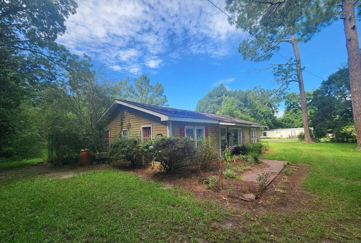 Property Photo:  127 W Bush Street  GA 31784 