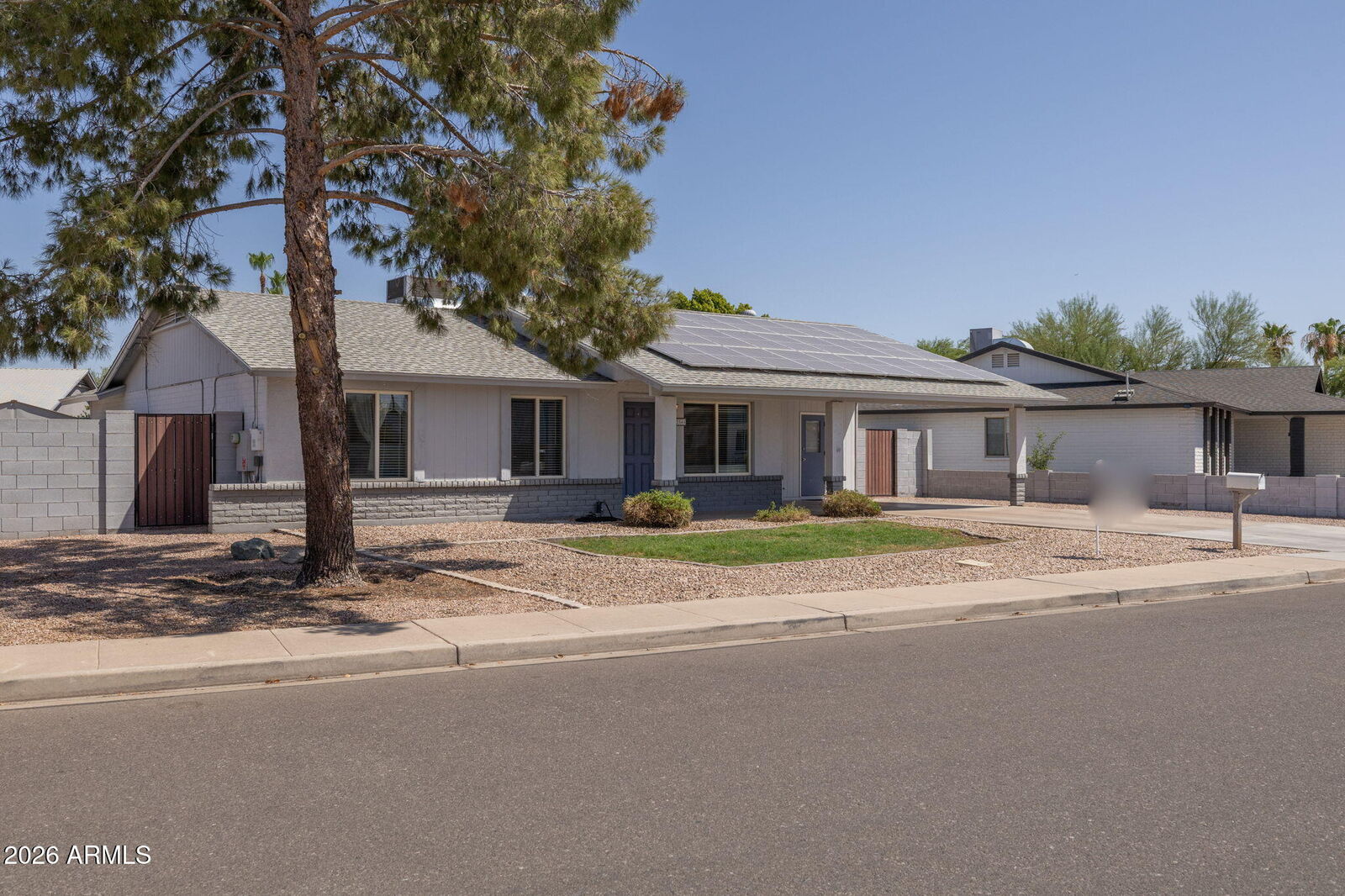 Property Photo: 2544 E Commonwealth Circle AZ 85225
