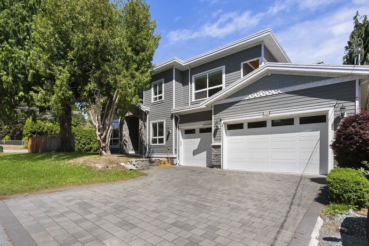 Property Photo: 1580 Chestnut Street BC V4B 3H2