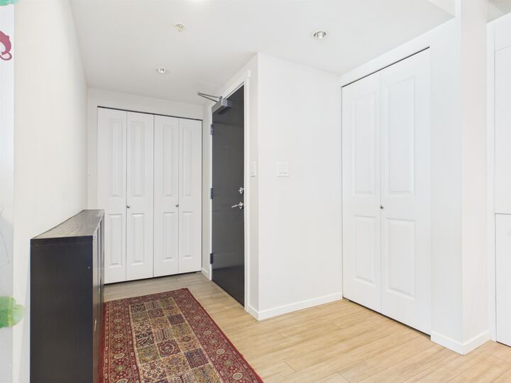 Property Photo: 6658 Dow Avenue 1605 BC V5H 0C7