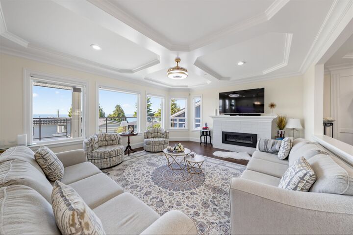 Property Photo: 15354 Royal Avenue BC V4B 1M8