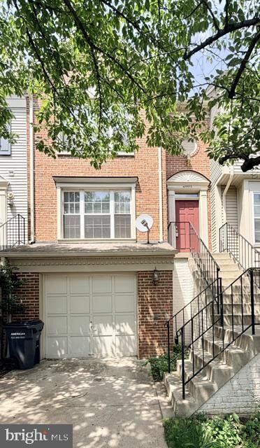 Property Photo:  45572 Whitcomb Square  VA 20166 
