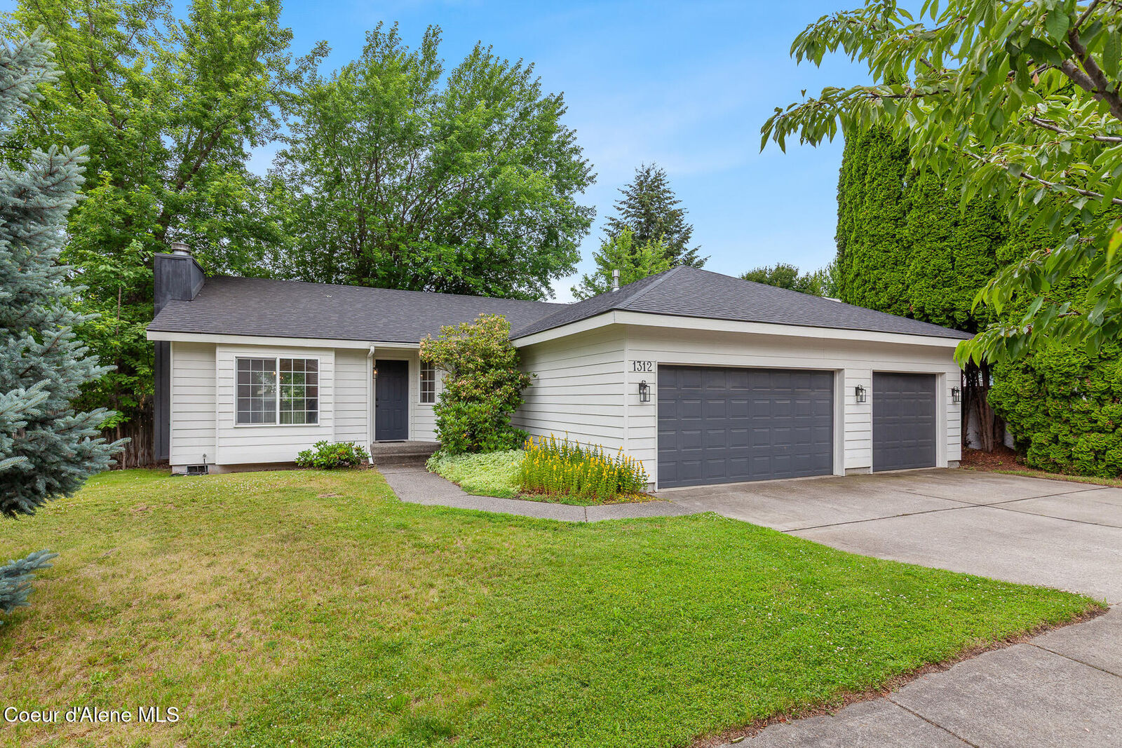 Property Photo:  1312 W Westminster Ave  ID 83815 