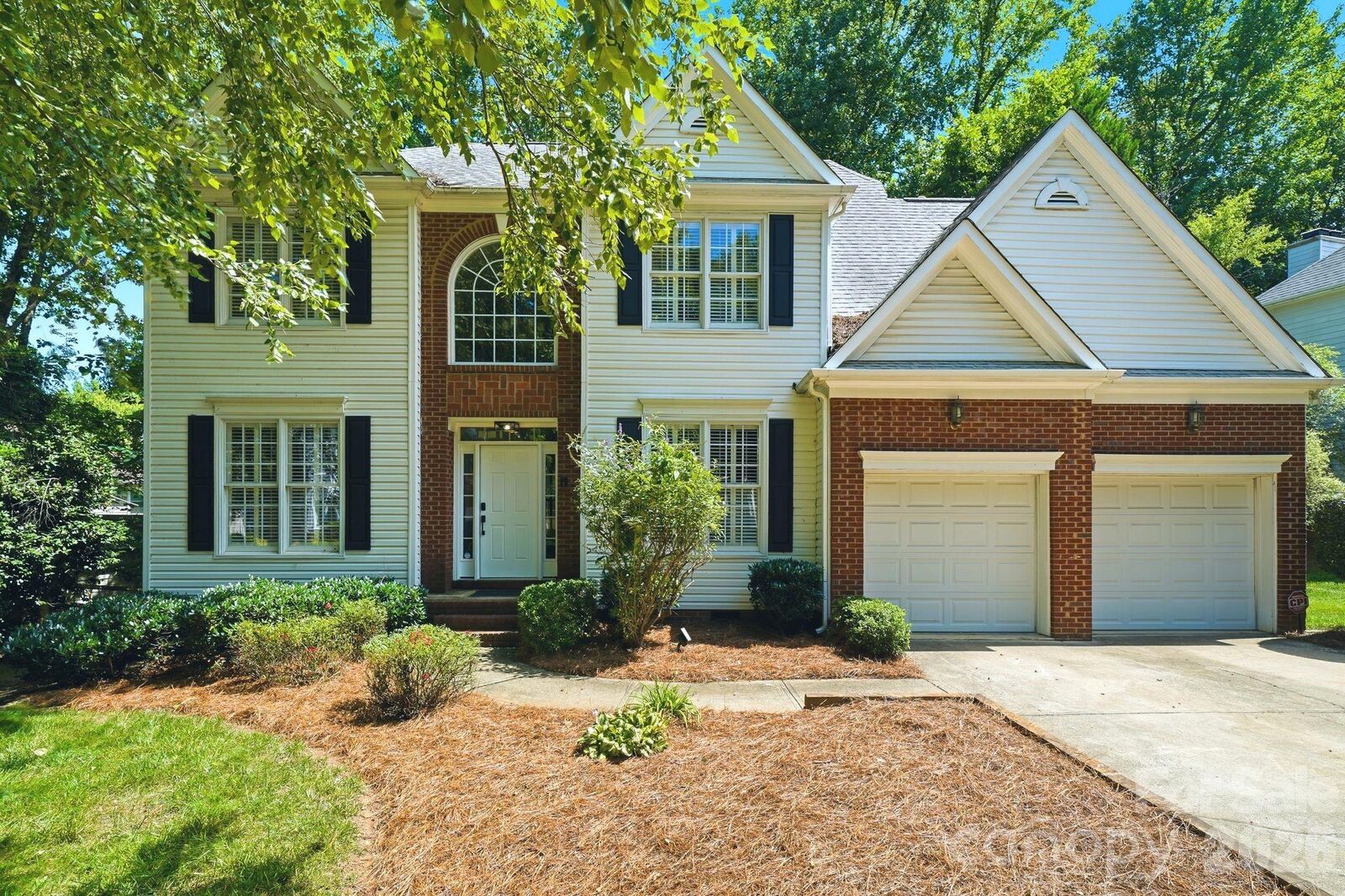 Property Photo:  7711 Abbotsinch Court  NC 28269 