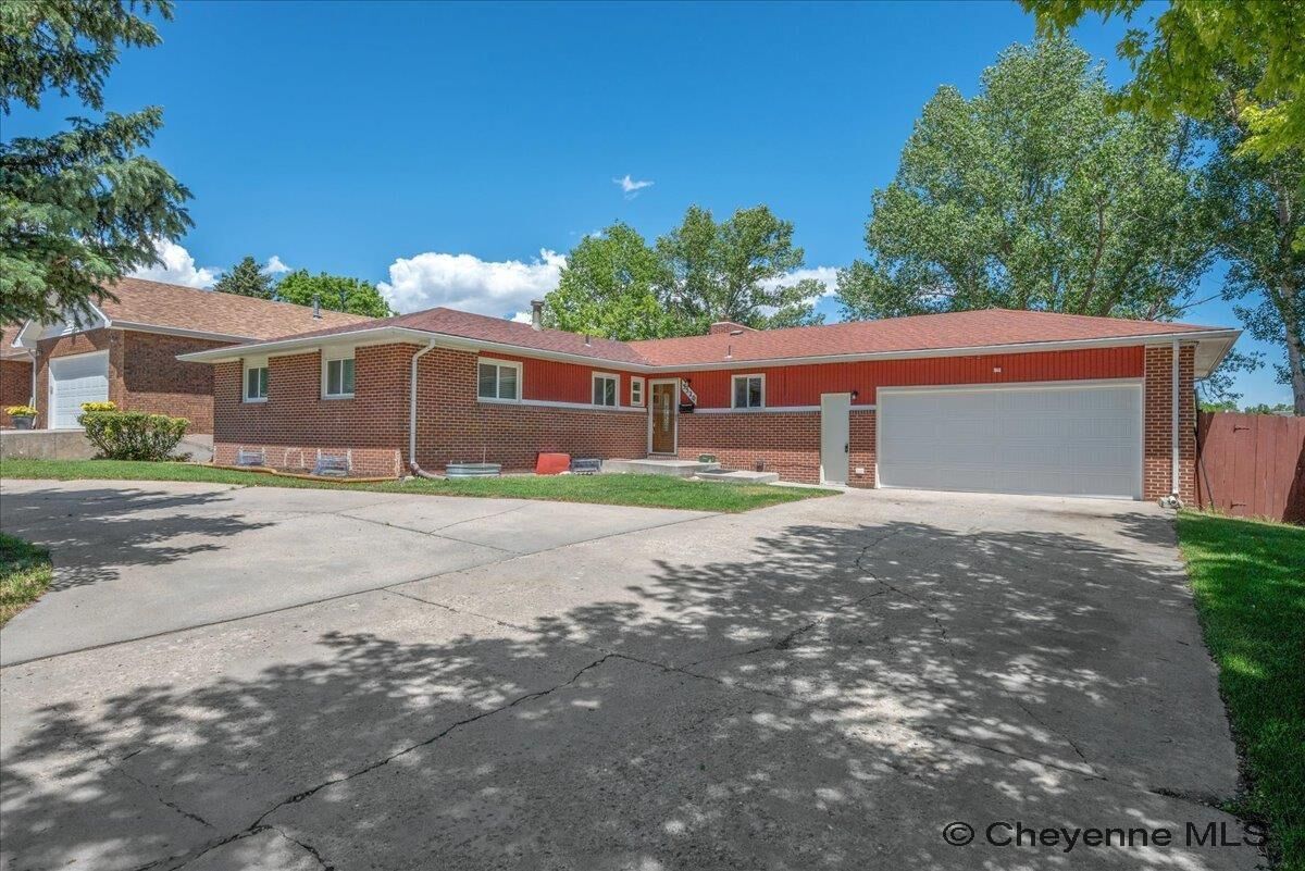 Property Photo:  3520 Sunrise Rd  WY 82009-2759 