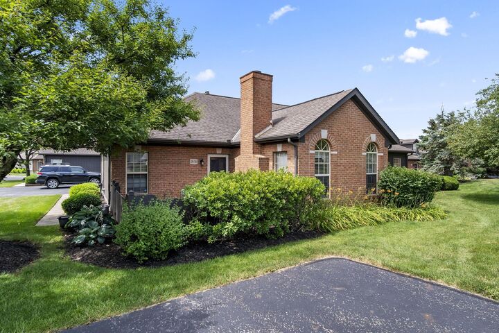 Property Photo: 2636 Trottersway Drive OH 43235