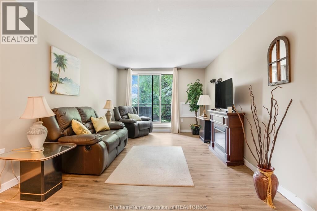 Property Photo:  150 Park Avenue East  ON N7M 3V6 