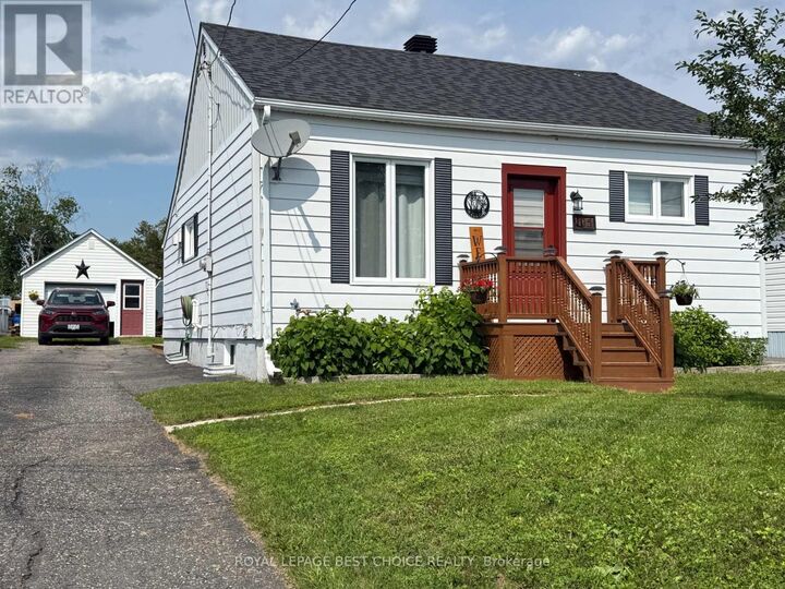 Property Photo:  105 Pine Street West  ON P0J 1P0 