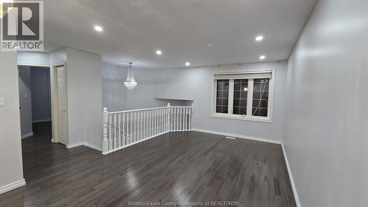 Property Photo:  1059 Silverdale Drive Main  ON N9G 2S1 