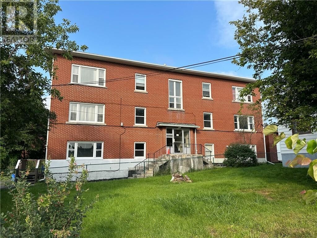 Property Photo:  481 Ontario Street Unit# 3  ON P3E 4K4 