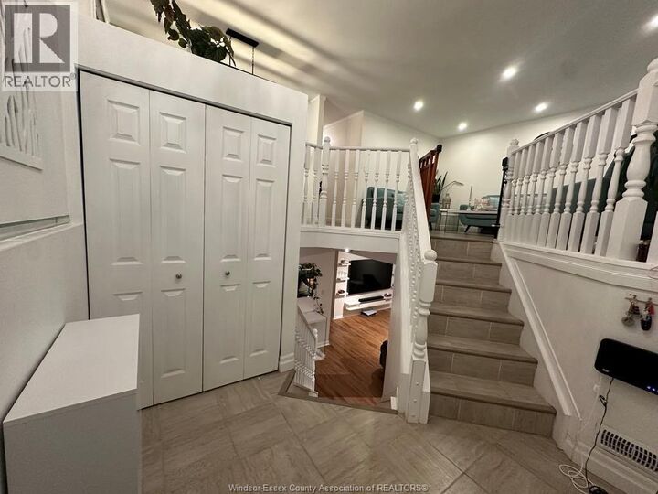Property Photo:  7929 Hawthorne Drive  ON N8R 2J9 