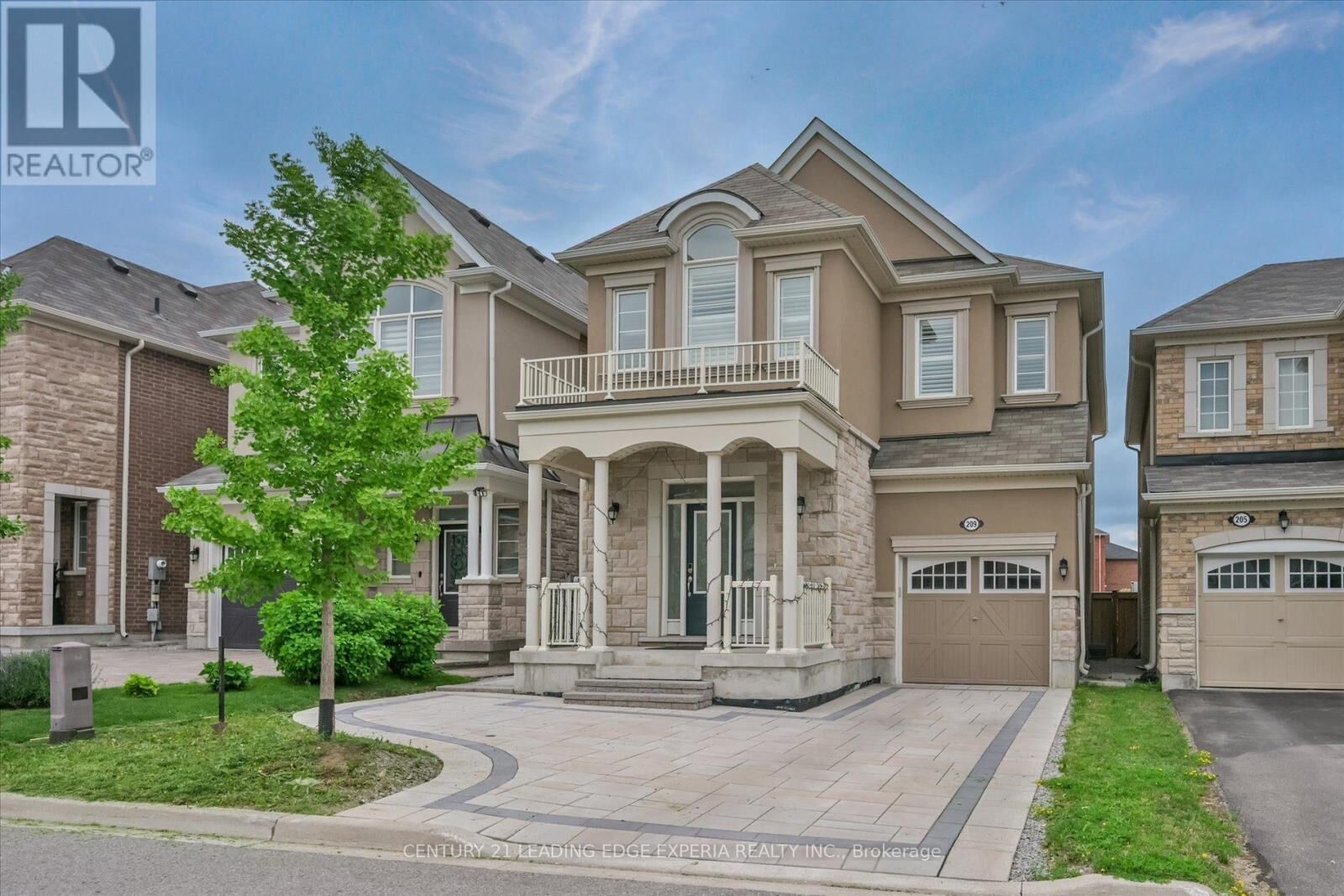 Property Photo:  209 Baber Crescent  ON L4G 0Y6 