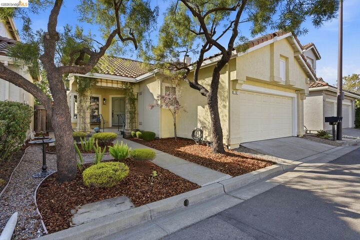 Property Photo:  15 Lavagetto Ct  CA 94502 