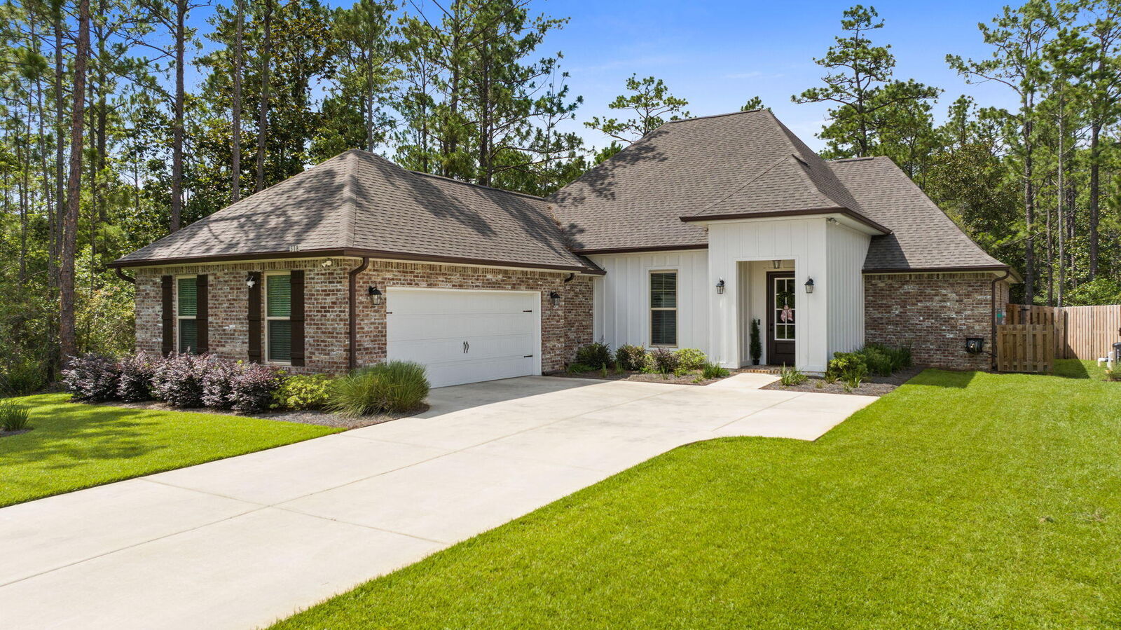 Property Photo:  518 E Tweet Street  FL 32439 