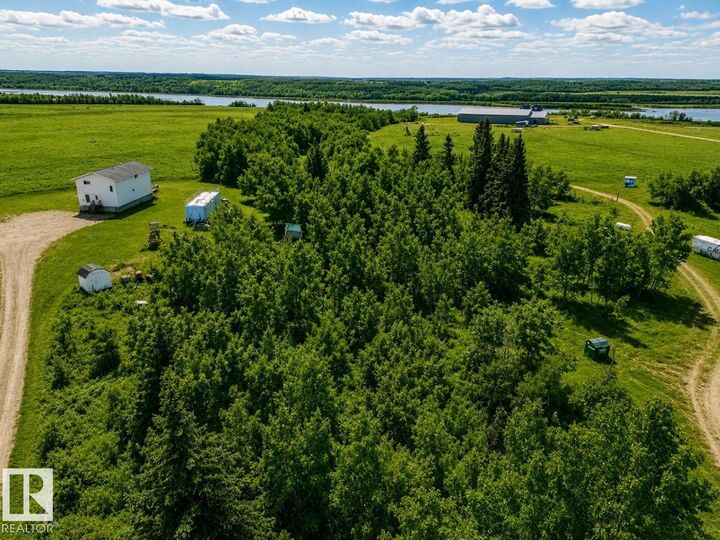 Property Photo: 20203 Township Road 460 AB T4V 5E7