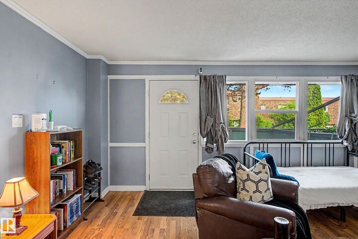 Property Photo: 219 Village On The Green Green NW AB T5A 1H2