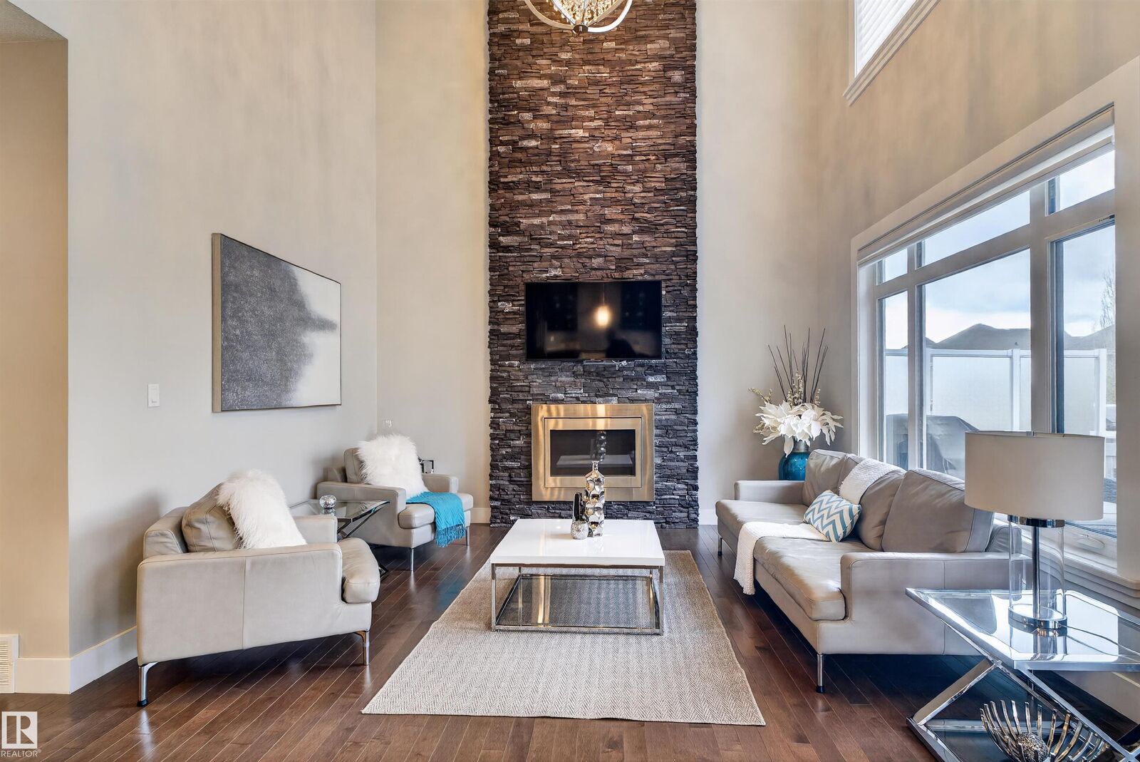 Photo de la propriété:  9012 24 Avenue SW  AB T6X 1A6 
