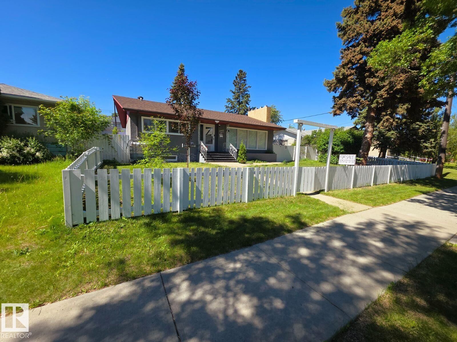 Property Photo:  10404 116 Avenue NW  AB T5G 0M3 