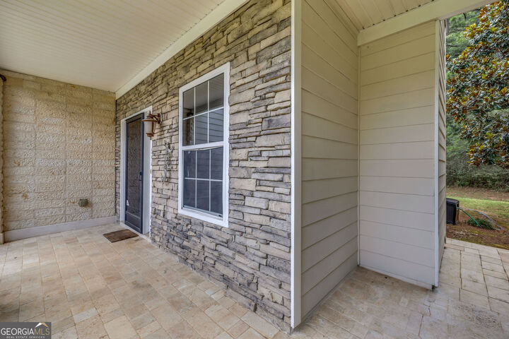 Property Photo: 201 Forrest Way GA 30268
