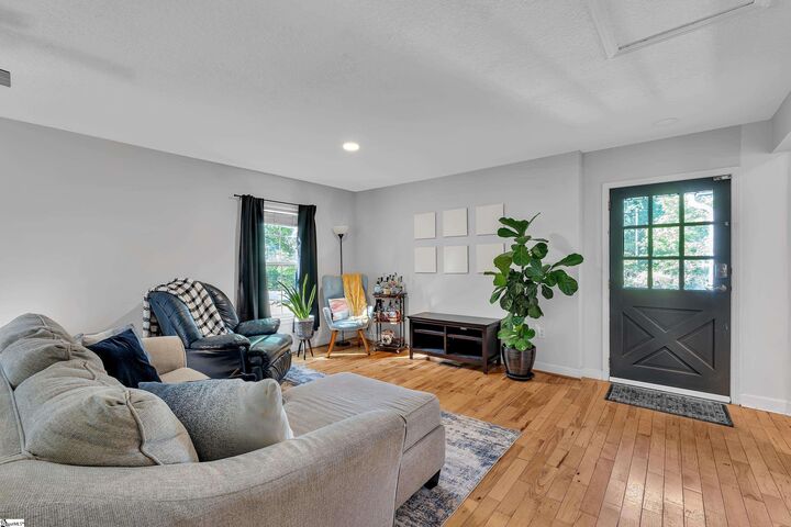 Property Photo: 919 Berkeley Drive SC 29631