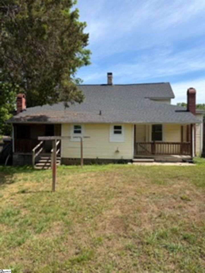 Property Photo:  220 Jackson Street  SC 29346 