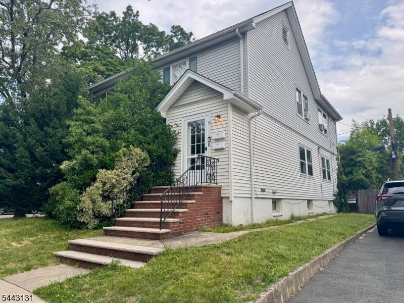 Property Photo:  15 Walnut Pkwy 1  NJ 07042 