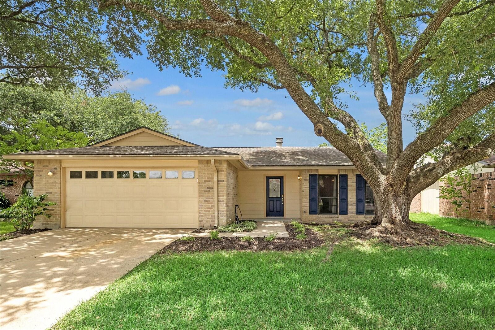Property Photo:  6835 Gettysburg Drive  TX 77469 