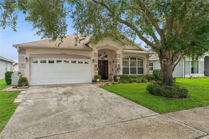 Property Photo:  9955 Medallion Bluff Lane  FL 32829 