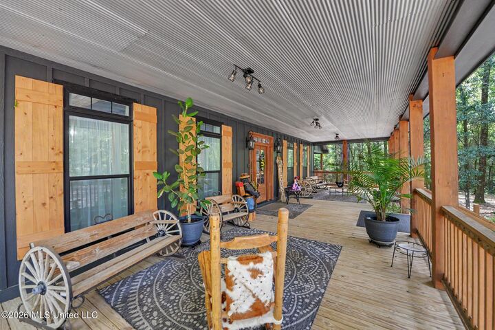 Property Photo:  445 Live Oak Drive  MS 39452 