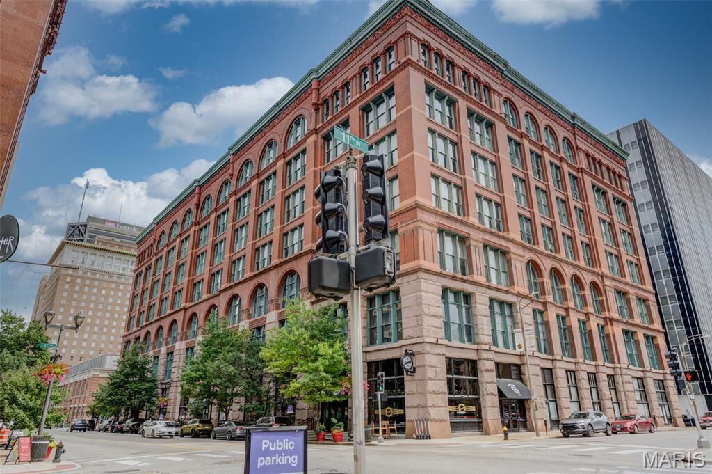 Property Photo:  1113 Washington Avenue 418  MO 63101 