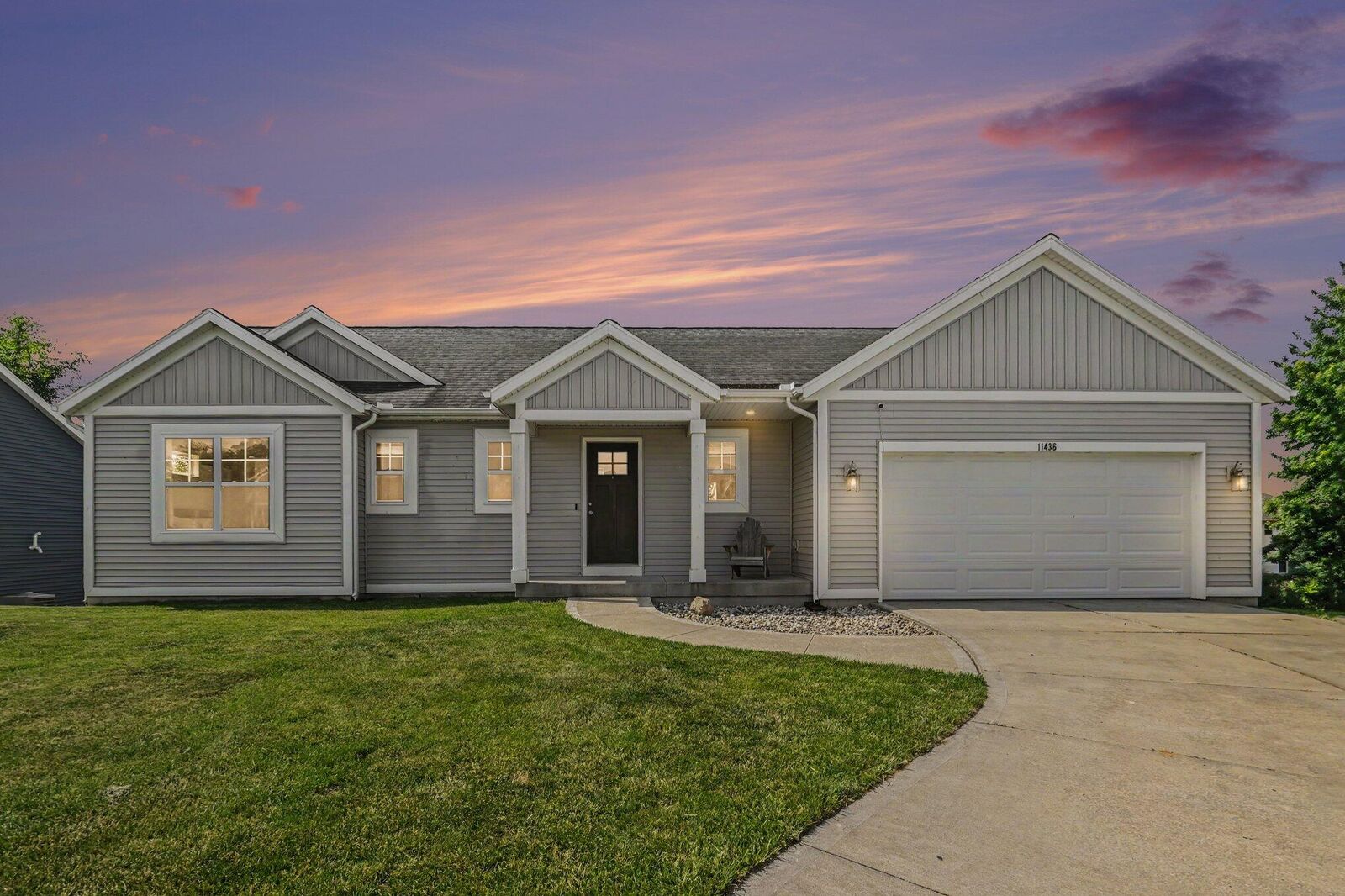 Property Photo: 11436 Crestridge Court MI 49424