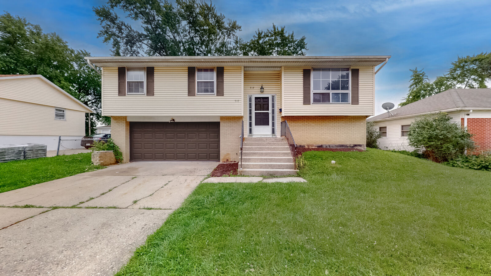 Property Photo:  717 Union Avenue  IL 60446 