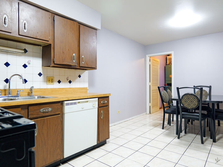 Property Photo: 155 Ringneck N IL 60139