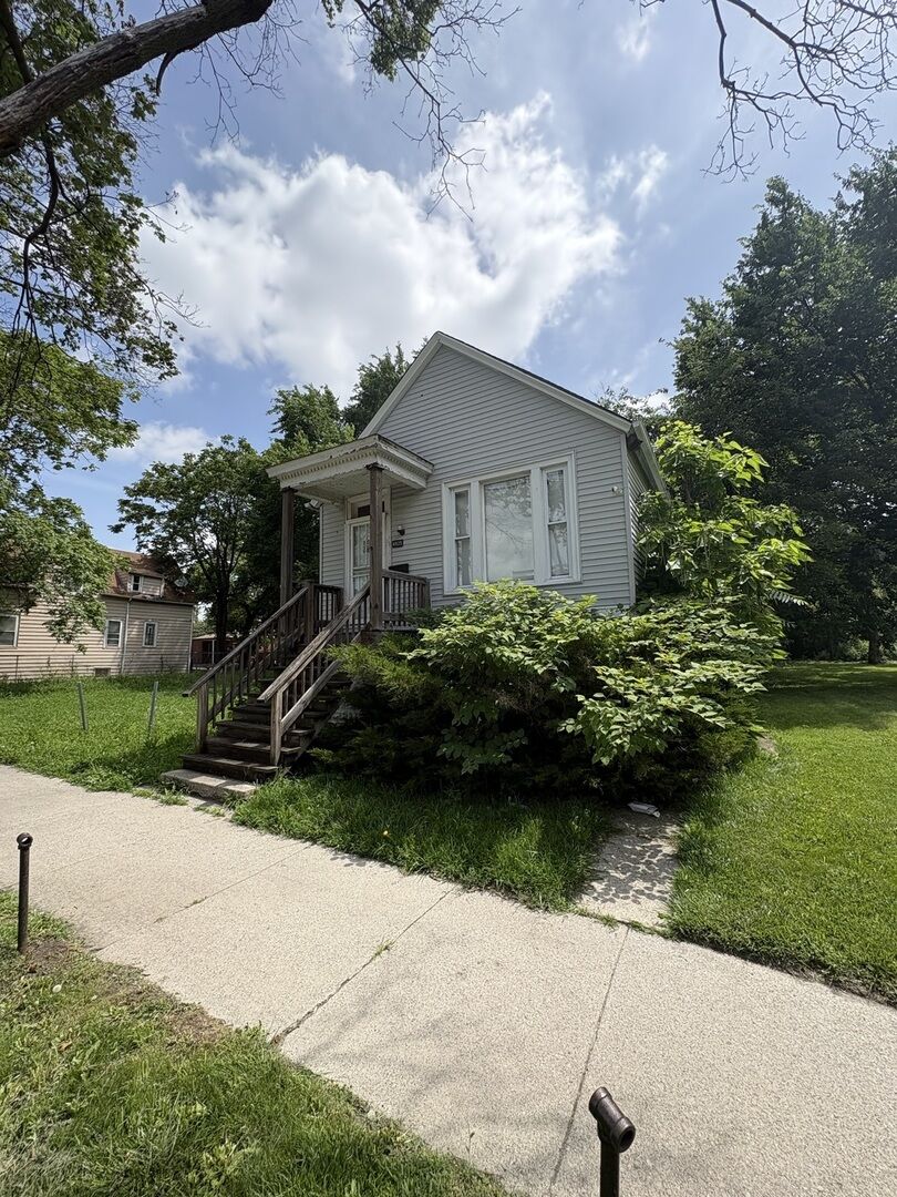 Property Photo:  6925 S May Street  IL 60621 