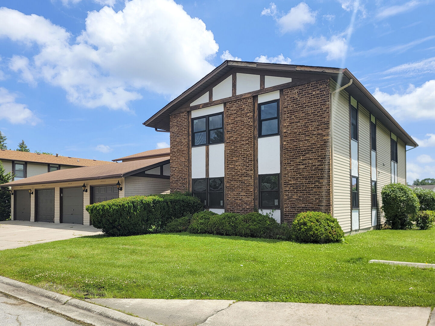 Property Photo: 19215 Elm Drive 19215 IL 60478