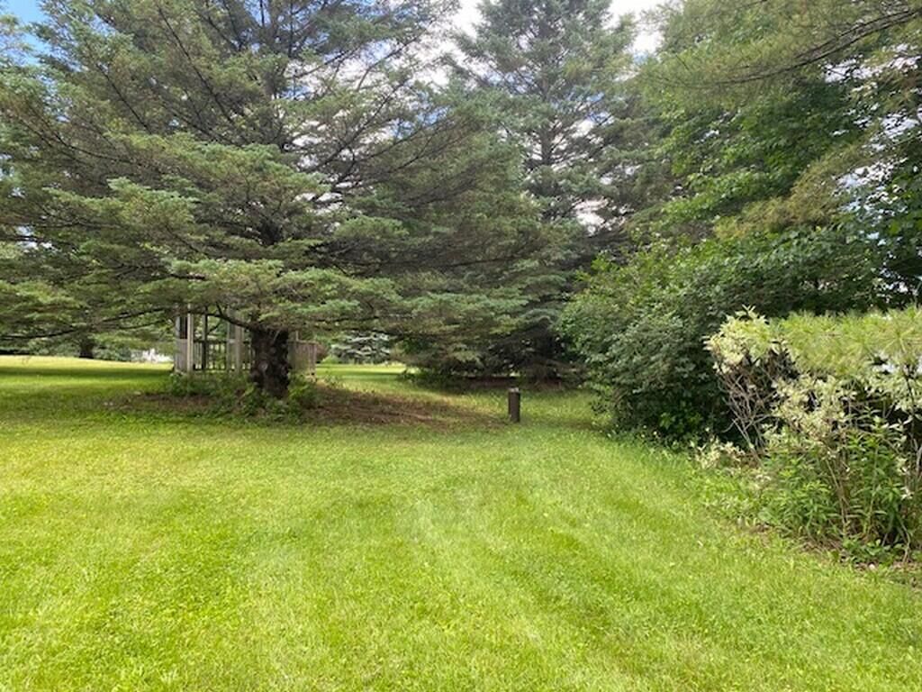 Property Photo:  