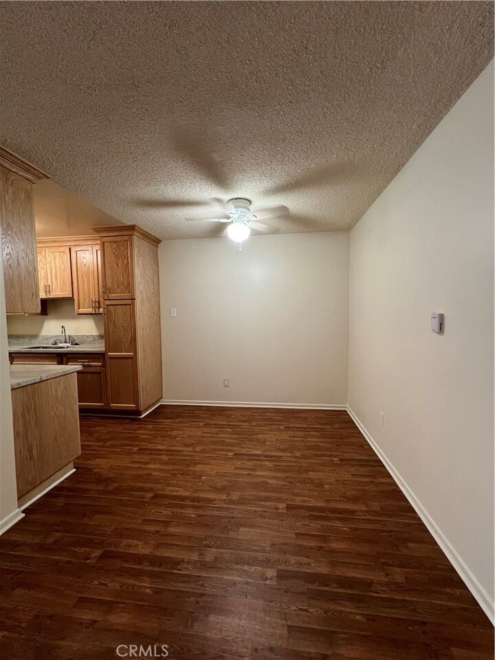 Property Photo: 535 E Hazel 6 CA 90302