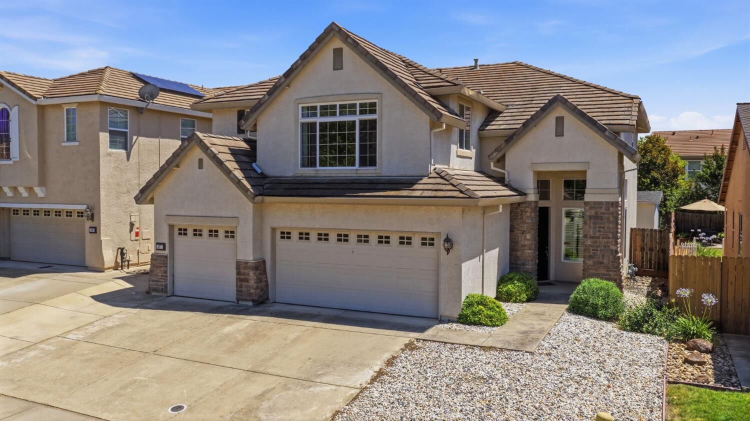 Property Photo:  877 Lavastone Drive  CA 95648 