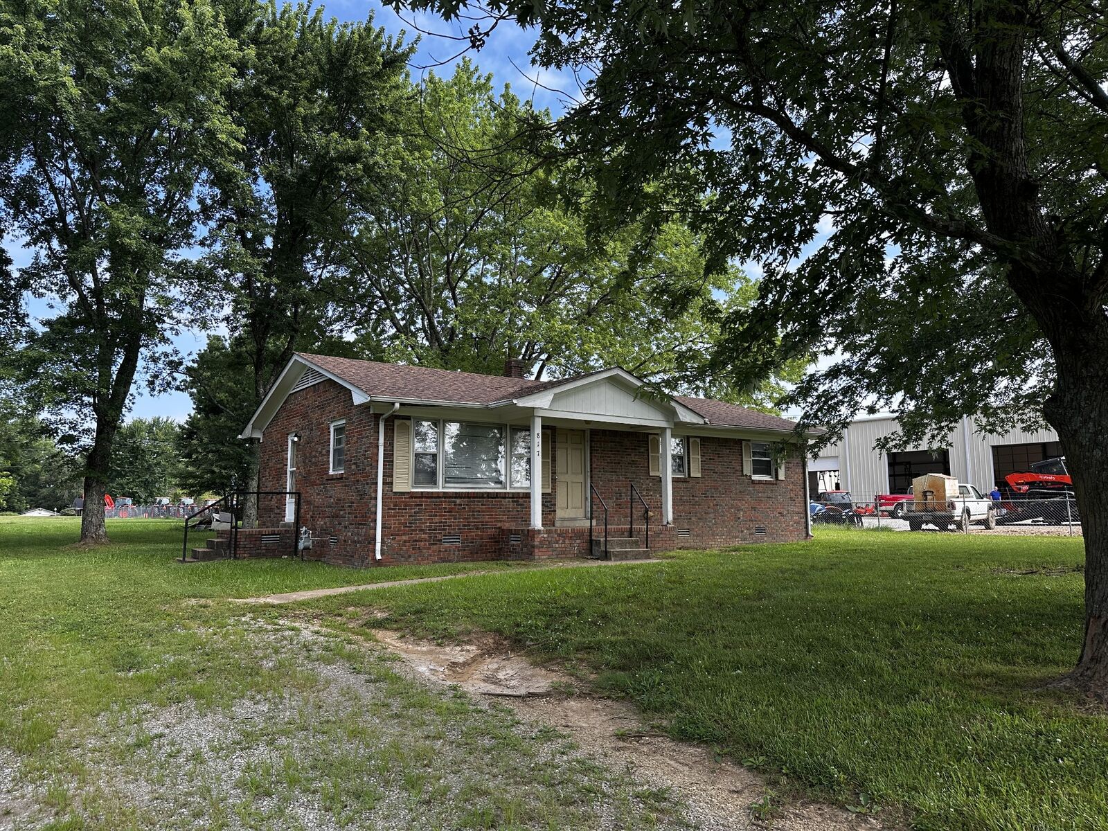 Property Photo: 817 Irvin Ln TN 38469