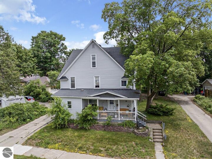 Property Photo:  218 S Cottage  MI 49601 