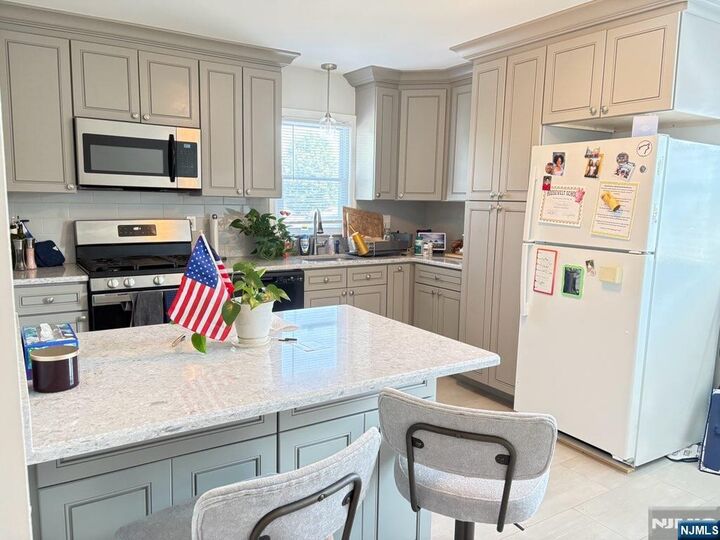 Property Photo:  527 Anthony Court 2  NJ 07071 