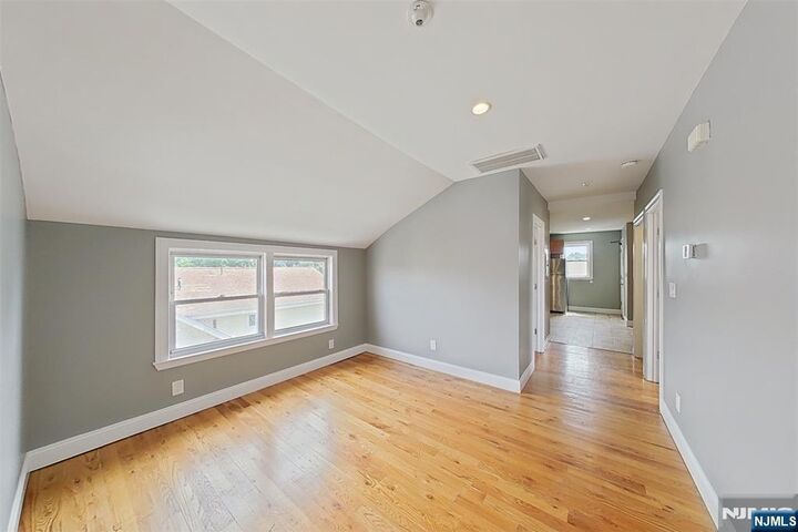Property Photo:  43 Melrose Avenue 3  NJ 07031 