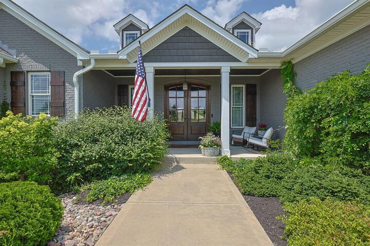 Property Photo:  914 Man O War Boulevard  KY 41091 