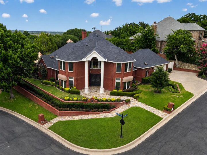Property Photo:  5811 Scenic Bay Court  TX 76013 