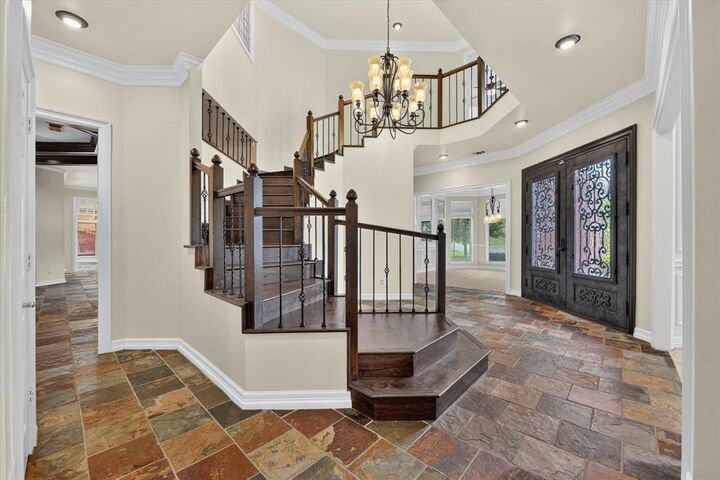 Property Photo:  5811 Scenic Bay Court  TX 76013 