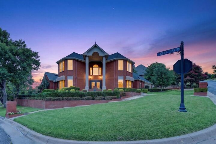 Property Photo:  5811 Scenic Bay Court  TX 76013 