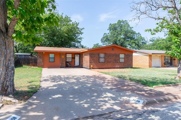 Property Photo:  3608 N 9th Street  TX 79603 