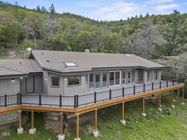 Property Photo:  465 Strawberry Hill Lane  OR 97530 