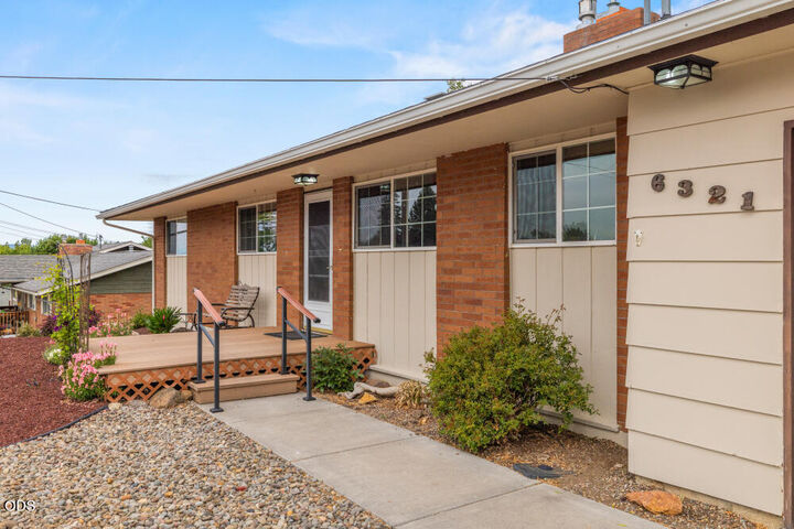 Property Photo:  6321 Juniper Way  OR 97603 